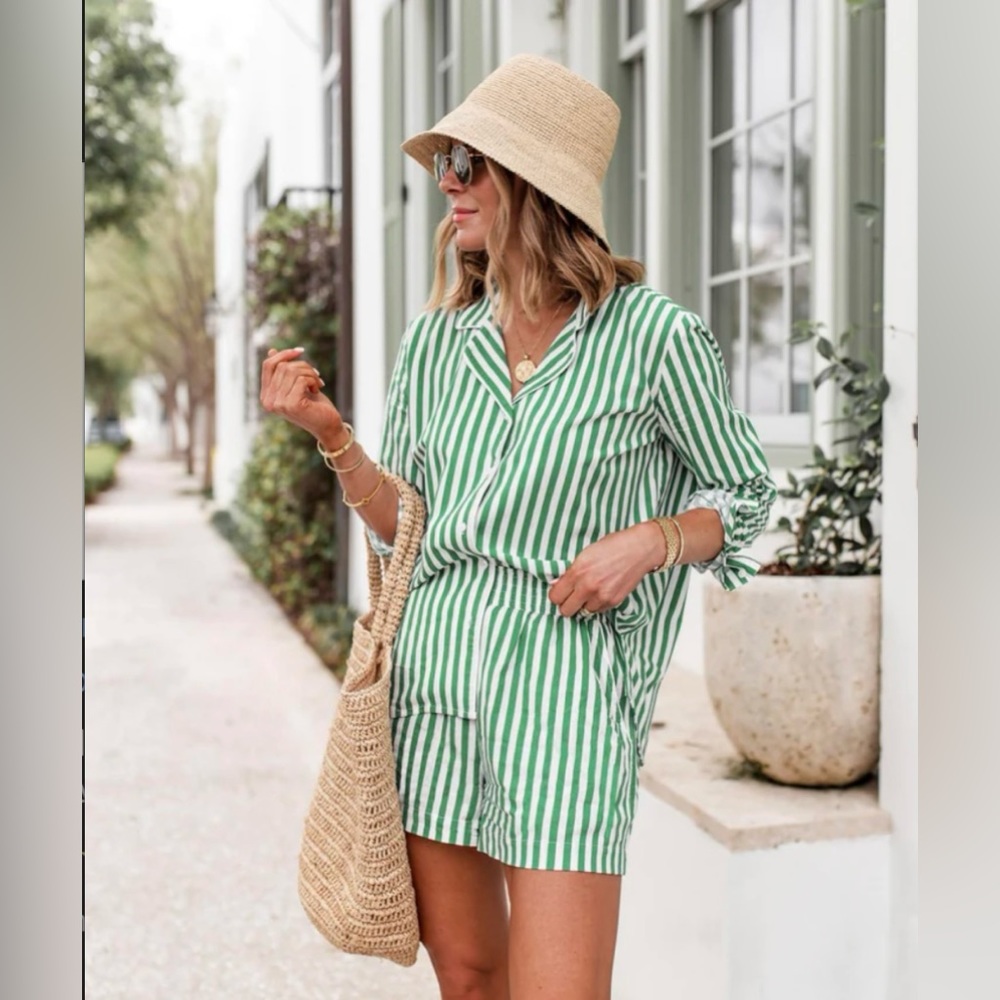 CELLA JANE X SPLENDID 💚 collaboration striped pocketed shorts NWT never worn!